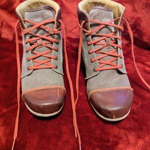 Stylish Brown and Red Men's High-Top Shoes